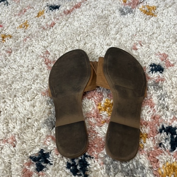 Tassel sandals - Picture 3 of 3